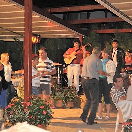 Melis 3*