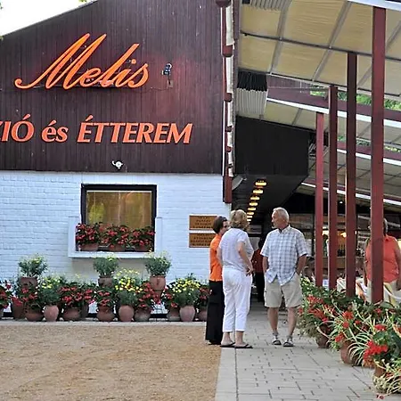 מלון Melis